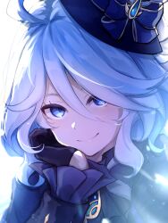 1girl ahoge black_gloves blue_bow blue_eyes blue_hair blue_hat blue_jacket bow furina_(genshin_impact) genshin_impact gloves hair_between_eyes hat hat_bow highres ioichiha jacket long_sleeves looking_at_viewer short_hair smile solo upper_body