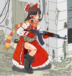 1girl ak-47 arabic_text assault_rifle bad_id bad_pixiv_id benikurage_(cookie) black_footwear blood blood_on_face boots bow brown_eyes brown_hair bruise bullet_hole cat commentary_request cookie_(touhou) detached_sleeves frilled_bow frills full_body gloves gun hair_bow hakurei_reimu highres holding holding_gun holding_weapon injury isis_(terrorist_group) kalashnikov_rifle looking_afar manatsu_no_yo_no_inmu medium_hair mittens miura_cat necktie open_mouth orange_scarf pai_kebon_baa parted_bangs pouch red_bow red_gloves red_scarf red_shirt red_skirt ribbon-trimmed_sleeves ribbon_trim rifle rubble scarf shirt skirt sleeveless sleeveless_shirt smile striped_clothes striped_scarf touhou translation_request weapon yellow_neckwear
