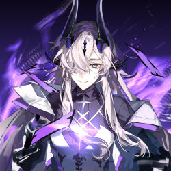 1girl arknights black_horns black_shirt blue_eyes diffraction_spikes hair_over_one_eye highres horns long_hair looking_at_viewer necrass_(arknights) one_eye_covered portrait shirt sidelocks smile solo tongxi65938_(mo_zuoren) upper_body white_hair