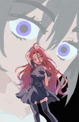 2girls alien_stage arm_up asymmetrical_gloves black_background black_gloves black_hair black_thighhighs blue_eyes clothing_cutout commentary dilated_pupils gloves hand_on_own_chest hashtag-only_commentary highres long_hair mizi_(alien_stage) multiple_girls pink_hair roastedcha short_sleeves shoulder_cutout sua_(alien_stage) tears thighhighs uneven_gloves very_long_hair yellow_eyes