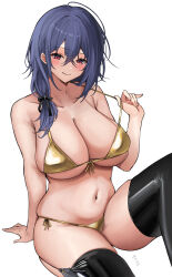 1girl absurdres ahoge azur_lane bare_shoulders bikini black_ribbon black_thighhighs blush breasts cleavage collarbone commentary_request crossed_bangs front-tie_bikini_top front-tie_top garter_straps gold_bikini hair_between_eyes hair_over_shoulder hair_ribbon highres knee_up large_breasts long_hair looking_at_viewer navel pittsburgh_(azur_lane) purple_hair red_eyes ribbon side-tie_bikini_bottom sidelocks signature simple_background sitting skindentation smile solo soul_(dp11) stomach strap_pull swimsuit thighhighs tongue tongue_out white_background