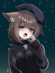 1girl absurdres animal_ear_fluff animal_ears aqua_background beret black_hair black_jacket black_sailor_collar black_undershirt blue_eyes blue_hair brown_hair cat_ears cat_girl cats_in_abox colored_inner_hair ears_down fangs green_eyes hat heterochromia highres indie_virtual_youtuber jacket looking_at_viewer michiyo_mao multicolored_hair open_mouth sailor_collar school_uniform serafuku short_hair signature sleeves_past_wrists snowing swept_bangs upper_body virtual_youtuber white_serafuku yawning
