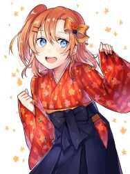 1girl :d blue_eyes blue_hakama bow commentary floral_print flower hair_between_eyes hair_bow hair_ornament hairclip hakama hakama_skirt highres japanese_clothes kimono kosaka_honoka light_blush long_sleeves love_live! love_live!_school_idol_festival love_live!_school_idol_project medium_hair official_alternate_costume one_side_up open_mouth orange_bow orange_hair print_kimono red_kimono rose sash simple_background skirt smile solo taishou teeth tiny_(tini3030) upper_teeth_only wide_sleeves yagasuri