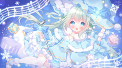 1girl :d aged_down aitsuki_nakuru blue_background blue_boots blue_bow blue_capelet blue_dress blue_eyes blue_hat blush boots bow box capelet christmas commentary dated double_bun dress foot_out_of_frame frilled_dress frills fur-trimmed_boots fur-trimmed_capelet fur_trim gift gift_box green_hair green_ribbon hair_bun hair_ribbon hand_on_headwear hat hat_bow high_heel_boots high_heels highres holding holding_microphone_stand la_priere long_hair long_sleeves looking_at_viewer microphone microphone_stand musical_staff official_art omochi_monaka open_mouth ribbon scrunchie signature smile snowflakes solo thighhighs twitter_username utaite very_long_hair white_scrunchie white_thighhighs wrist_scrunchie