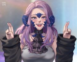 1girl ascot black_nails black_scales blurry blurry_background breasts cosplay detached_sleeves dragon_horns fangs final_fantasy final_fantasy_xiv gaia_(ff14) gaia_(ff14)_(cosplay) highres horns large_breasts lips long_hair looking_at_viewer open_mouth purple_eyes purple_hair solo torakun14 upper_body warrior_of_light_(ff14)