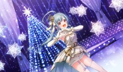 1girl :d belt belt_buckle blurry brown_eyes buckle christmas_tree cinderella_series concert depth_of_field dress dutch_angle earrings elbow_gloves film_grain floating_hair game_cg garter_straps glint gloves green_hair hachigatsu_no_cinderella_nine hair_ribbon heart heart_hands high_side_ponytail highres idol_clothes jewelry lens_flare light_particles long_hair looking_at_viewer non-web_source official_alternate_hairstyle official_art open_mouth osaki_miyo ribbon shorts smile solo stage standing star_(symbol) star_earrings strapless strapless_dress thighhighs white_belt white_dress white_gloves white_ribbon white_shorts white_thighhighs