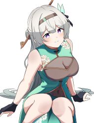 1girl absurdres alternate_costume alternate_hairstyle black_hairband blush breasts chinese_clothes chinese_hairpin cleavage closed_mouth covered_navel dress erushira firefly_(honkai:_star_rail) gloves green_dress grey_hair hair_between_eyes hair_ornament hairband highres honkai:_star_rail honkai_(series) large_breasts long_hair looking_at_viewer multicolored_eyes partially_fingerless_gloves pink_eyes simple_background sleeveless sleeveless_dress smile solo two-tone_eyes white_background