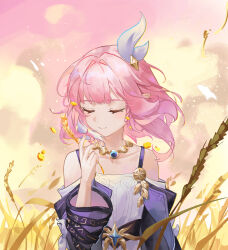 1girl absurdres breasts chinese_commentary coat collarbone commentary_request cyrene_(honkai:_star_rail) dress hair_ornament highres holding_wheat honkai:_star_rail honkai_(series) jewelry medium_hair multicolored_hair necklace outdoors pink_hair pink_sky pointy_ears purple_coat sky small_breasts smile solo two-tone_hair upper_body wheat wheat_field white_dress white_hair xianluojimaomao2333