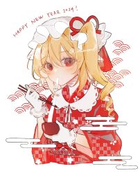1girl 2024 blonde_hair blush bow chopsticks cloud collar curly_hair drill_hair eating eyelashes eyeliner flandre_scarlet food frilled_collar frilled_gloves frills gloves hat hat_ribbon highres japanese_clothes kimono long_hair long_sleeves looking_at_viewer makeup mob_cap mochi new_year one_side_up red_eyeliner red_eyes red_kimono red_ribbon ribbon short_hair side_ponytail sidelocks simple_background solo touhou uzmee white_background white_bow white_gloves white_hat white_ribbon