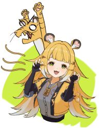 1girl absurdres alie_tako animal_ear_fluff animal_ears black_gloves claw_pose collared_shirt elbow_gloves fingerless_gloves gloves green_eyes grey_shirt highres jacket ju_fufu looking_at_viewer orange_fur shirt smile striped_fur striped_hair tail tiger tiger_ears tiger_girl tiger_stripes tiger_tail upper_body yellow_jacket zenless_zone_zero