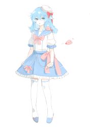 1girl absurdres blue_eyes blue_hair blue_sailor_collar blue_skirt bow bowtie chinese_commentary commentary_request frilled_skirt frills hair_between_eyes haiyi hat highres looking_at_viewer medium5 medium_hair multicolored_eyes open_mouth pink_bow pink_bowtie pink_eyes red_bow ribbon-trimmed_headwear ribbon_trim sailor_collar shang_ge_promax shirt short_sleeves simple_background skirt solo thighhighs two-tone_eyes white_background white_hat white_shirt white_thighhighs
