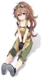 1girl belt black_gloves brown_hair closed_mouth collarbone commentary cosplay eiyuu_densetsu full_body gloves goggles goggles_on_head green_eyes hair_between_eyes hakuleg highres long_hair mint_(sen_no_kiseki) mint_(sen_no_kiseki)_(cosplay) sen_no_kiseki sen_no_kiseki_(series) sen_no_kiseki_iii sitting smile solo towa_herschel