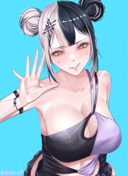 1girl absurdres arm_strap armpits bare_shoulders bikini black_hair bracelet breasts cleavage collarbone grey_hair hair_ornament highres hololive hololive_english holonatsu_paradise jewelry large_breasts looking_at_viewer multicolored_hair official_alternate_costume official_alternate_hairstyle shikuroo0 shiny_skin shiori_novella simple_background smile solo split-color_hair sweatdrop swimsuit two-tone_hair virtual_youtuber waving x_hair_ornament yellow_eyes