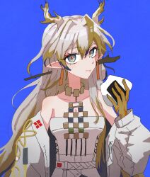 1girl arknights bare_shoulders blue_background blue_hair brown_hair camave closed_mouth colored_extremities commentary dragon_girl dragon_horns earrings fingernails food green_eyes grey_hair hair_intakes highres holding holding_food horns jewelry light_smile long_sleeves looking_at_viewer multicolored_hair necklace off_shoulder onigiri pointy_ears shu_(arknights) simple_background sketch solo strapless streaked_hair tube_top upper_body white_tube_top