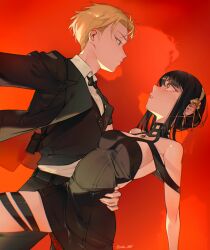 1boy 1girl bare_shoulders black_dress black_hair blonde_hair breasts cesar_art456 couple dancing dress earrings eye_contact formal_clothes from_side hetero highres jewelry looking_at_another medium_breasts red_background red_eyes simple_background sleeveless sleeveless_dress spy_x_family twilight_(spy_x_family) yor_briar