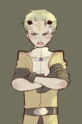1boy acolyte_(ragnarok_online) black_gloves black_horns blonde_hair brown_coat cassock coat commentary crossed_arms english_commentary gloves grey_background horns looking_to_the_side lower_teeth_only male_focus memoryjoule open_mouth ragnarok_online sharp_teeth short_bangs short_hair simple_background small_horns solo teeth third_eye