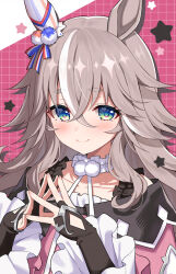 1girl animal_ears black_gloves blue_eyes blush brown_hair closed_mouth collarbone commentary_request fingerless_gloves gloves green_eyes grey_hair hair_between_eyes horse_ears long_hair looking_at_viewer mauve multicolored_hair pink_shirt shirt short_eyebrows smile solo star_(symbol) steepled_fingers streaked_hair thick_eyebrows umamusume upper_body white_hair wonder_acute_(umamusume)