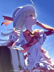 1girl arm_up arms_behind_head ashita_no_nadja blonde_hair blue_eyes blue_sky bow brooch clear_sky copyright_notice day dress dress_bow english_text hand_up hat jewelry kuwabara_(mola_8) large_bow long_hair long_sleeves looking_to_the_side nadja_applefield outdoors red_bow red_shirt shirt signature sky smile solo straight_hair suitcase white_dress white_hat