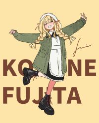 1girl alternate_costume apron black_boots black_dress blonde_hair boots braid casual character_name commentary dress frilled_apron frills fujita_kotone full_body gakuen_idolmaster green_jacket grin hairband highres idolmaster jacket jennie_congee lace-up_boots lace_hairband long_hair looking_at_viewer outstretched_arms petticoat platform_boots signature smile solo standing standing_on_one_leg text_background twin_braids very_long_hair w white_apron white_hairband yellow_background yellow_eyes