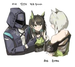 1other 2girls absurdres animal_ears arknights back black_hoodie cat_ears doctor_(arknights) dress esnowg highres hood hooded_jacket hoodie jacket kal&#039;tsit_(arknights) korean_text long_hair mon3tr_(arknights) multiple_girls short_hair simple_background sleeveless sleeveless_dress twitter upper_body white_background
