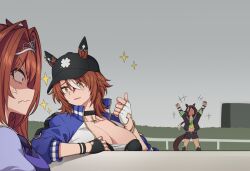 &gt;_&lt; +++ 3girls anger_vein angry animal_ears antenna_hair arms_up asymmetrical_gloves baseball_cap black_gloves black_hat black_jacket black_shorts blue_jacket bow bowtie breasts brown_hair cleavage commentary cross daiwa_major_(racehorse) daiwa_scarlet_(umamusume) ears_back fingerless_gloves fukuro_(maruaru00) genderswap genderswap_(mtf) gloves hair_between_eyes hair_intakes hair_over_one_eye hat highres horse_ears horse_girl horse_racing_track horse_tail inverted_cross jacket long_hair low_ponytail medalist_(manga) meme midriff mismatched_gloves multicolored_hair multiple_girls open_clothes open_jacket original outdoors pendant_choker personification pointing_with_thumb ponytail purple_bow purple_bowtie purple_shirt scene_reference shirt short_shorts shorts siblings sisters slit_pupils smug_inori_(meme) sparkle streaked_hair summer_uniform tail tiara track_jacket two-tone_hair umamusume vodka_(umamusume) white_gloves white_hair yellow_eyes