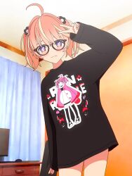+_+ 1girl 3d ahoge arm_at_side black-framed_eyewear black_shirt blender_(medium) blonde_hair blush bright_pupils cel_rendering cel_shading character_name closed_mouth clothes_writing commentary_request copyright_name cowboy_shot curtains dot_nose flower glasses hair_between_eyes hair_flower hair_ornament hand_up highres indoors light_smile long_sleeves looking_at_viewer medium_hair multicolored_eyes multicolored_hair no_pants orange_hair pink_eyes print_shirt purple_eyes rinne_(rinrinne) rinrinne rinrinne39_(artist) shirt short_twintails sleeves_past_wrists solo split_mouth standing streaked_hair t-shirt twintails v virtual_youtuber white_pupils