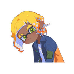 1boy absurdres blonde_hair blue_jacket closed_mouth commentary_request dark-skinned_male dark_skin eyebrow_cut gradient_hair green_eyes green_jacket head_tilt highres inkling inkling_boy inkling_player_character jacket long_sleeves looking_at_viewer male_focus multicolored_hair multicolored_jacket nintendo open_clothes open_jacket orange_hair orange_jacket pointy_ears shirt short_hair simple_background solo splatoon_(series) surume01417 tentacle_hair thick_eyebrows white_background white_shirt