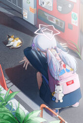 1girl absurdres arms_up backpack bag blue_archive blue_hair calico_cat cat_shadow_puppet_(meme) commentary crossed_arms double_w hair_ornament halo highres korean_text long_hair meme middle_w multicolored_hair outdoors pink_bag pink_hair reisa_(blue_archive) shadow solo squatting sr_(se0run) star_(symbol) star_hair_ornament twintails two-tone_hair vending_machine w
