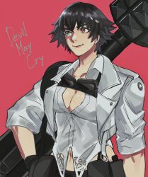 1girl black_hair breasts cleavage copyright_name devil_may_cry_(series) green_eyes heterochromia highres jacket kalina_ann_(weapon) lady_(devil_may_cry) luci_omi_gusu midriff navel pink_background red_eyes rocket_launcher shirt short_hair simple_background smile weapon white_jacket white_shirt