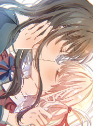 2girls absurdres bad_id bad_pixiv_id black_hair blonde_hair blue_ribbon blush closed_eyes hair_ribbon highres inoue_takina kiss long_hair lycoris_recoil multiple_girls neck_ribbon nishikigi_chisato red_ribbon ribbon rococomm123 short_hair simple_background upper_body white_background yuri