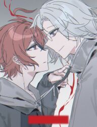 2boys ahoge aotsuki_eito black_hair blue_eyes drawstring eye_contact grey_background looking_at_another male_focus messy_hair multicolored_eyes multicolored_hair multiple_boys red_eyes red_hair sumino_takumi the_hundred_line_-last_defense_academy- upper_body white_hair yaoi