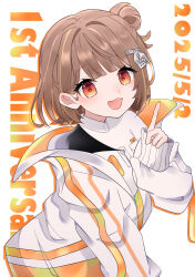 1girl blush brown_hair dated hair_ornament hanase highres jacket looking_at_viewer multicolored_hair open_mouth orange_eyes sendo_yuuhi shirt solo streaked_hair virtual_youtuber vspo! vspo!_showdown white_background