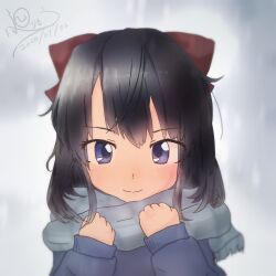 1girl 2020 20s absurdres attan_(irohiza) black_hair blue_eyes blue_sweater blush bow dated grey_scarf hair_bow highres irohiza january long_hair long_sleeves looking_at_viewer original red_bow scarf smile snow standing sweater upper_body winter
