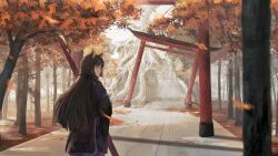 1girl absurdres animal_ears arknights autumn_leaves black_hair brown_eyes building closed_mouth commentary_request day dog_ears falling_leaves from_behind highres japanese_clothes kimono leaf long_hair looking_to_the_side nueegochi outdoors purple_kimono saga_(arknights) solo torii tree very_long_hair weapon_bag