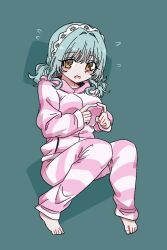 1girl alternate_costume alternate_hairstyle barefoot blush breasts brown_eyes dalidari27 flying_sweatdrops full_body green_background green_hair hair_between_eyes hair_intakes hairband highres hood hoodie kimi_no_koto_ga_dai_dai_dai_dai_daisuki_na_100-nin_no_kanojo knees_together_feet_apart large_breasts long_sleeves looking_at_viewer low_twintails nemui_nemu open_mouth pajamas pants pink_hoodie pink_pajamas pink_pants short_twintails solo striped_clothes striped_pajamas twiddling_fingers twintails wavy_hair wavy_mouth white_hairband