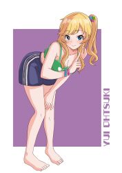 1girl bare_shoulders barefoot blonde_hair blue_eyes blue_shorts blush bracelet breasts character_name cleavage collarbone green_shirt hair_ornament highres idolmaster idolmaster_cinderella_girls illustscody jewelry long_hair looking_at_viewer medium_breasts ohtsuki_yui pointing pointing_up shirt shorts side_ponytail smile solo thighs wavy_hair