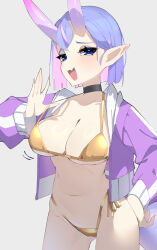 1girl bikini black_choker blue_eyes blush bra bra_lift breasts choker cleavage colored_inner_hair fang gluteal_fold goat_king gold_bikini grey_background hand_on_own_hip highres horns jacket large_breasts looking_at_viewer multicolored_hair navel open_mouth original pink_hair pointy_ears purple_hair purple_jacket shadow short_hair simple_background skin-covered_horns skin_fang smile solo stomach swimsuit tail underwear