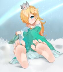 1girl barefoot blonde_hair blue_eyes blush chashuwu crown feet hair_over_one_eye highres holding holding_shoes long_hair looking_at_viewer mario_(series) nintendo rosalina shoes smile soles toes unworn_shoes