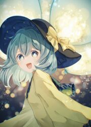 1girl :d aoi_(annbi) balloon black_hat blurry blurry_background bokeh bow commentary depth_of_field green_eyes green_hair hat komeiji_koishi long_sleeves looking_to_the_side medium_hair open_mouth shirt signature smile solo touhou upper_body yellow_bow yellow_shirt