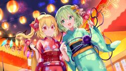 2girls :d aerial_fireworks ahoge alternate_costume blonde_hair blue_flower bow candy_apple commentary_request fireworks flandre_scarlet floral_print flower food givuchoko green_eyes green_hair green_kimono green_sash hair_bow hair_flower hair_ornament hanging_lantern heart heart_of_string highres holding holding_candy_apple holding_food holding_hands japanese_clothes kanzashi kimono komeiji_koishi long_hair long_sleeves market_stall multiple_girls night night_sky obi obiage obijime one_side_up open_mouth outdoors pink_flower pink_rose red_bow red_eyes red_kimono red_sash rose rose_print sash second-party_source short_hair sky smile third_eye touhou tsumami_kanzashi wide_sleeves wings yellow_flower yukata