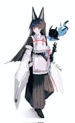 1girl alternate_costume animal_ear_fluff animal_ears black_hair blunt_bangs coloki eyeball fox_ears fox_girl full_body hakama hakama_skirt highres holding holding_sword holding_weapon hoshimi_miyabi japanese_clothes kariginu katana long_hair red_eyes skirt sword tailless_(zenless_zone_zero) weapon white_background wide_sleeves zenless_zone_zero