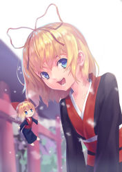 2girls :&gt; :d absurdres alternate_breast_size alternate_costume blonde_hair blue_eyes bow doll fairy_wings flat_chest highres japanese_clothes kimono looking_at_viewer medicine_melancholy multiple_girls open_mouth phantasmagoria_of_flower_view plant red_bow red_ribbon ribbon ruochongsang short_hair size_difference smile su-san teeth touhou wavy_hair wings