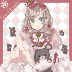 Rule 34 | 1girl, alternate costume, arched crown, border, bow, bowtie, ceras yanagida lilienfeld, character name, checkered background, closed mouth, commentary request, crown, foreshortening, grey hair, highres, layered sleeves, link! like! love live!, long sleeves, looking at viewer, love live!, low twintails, outside border, pink background, pointing, pointing at viewer, puffy short sleeves, puffy sleeves, red border, red crown, short sleeves, skp1cnqfehmpasi, smile, solo, split mouth, stuffed animal, stuffed toy, teddy bear, twintails, v-shaped eyebrows, virtual youtuber, yellow bow, yellow bowtie