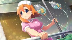 1girl blue_eyes cowboy_shot dutch_angle facing_to_the_side game_cg hat highres higurashi_no_naku_koro_ni higurashi_no_naku_koro_ni_mei hospital indoors intravenous_drip iv_stand lens_flare looking_ahead non-web_source nurse_cap official_art orange_hair pink_shirt ryuuguu_rena shirt short_hair short_sleeves solo sparkle v-shaped_eyebrows