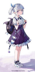 1girl backpack bag black_bow black_socks blue_eyes blue_ribbon bow cardiogram center_frills closed_mouth collared_shirt commentary_request elf frilled_skirt frills grey_hair hair_ornament hair_ribbon hairclip hands_up heterochromia highres liclac looking_at_viewer original pointy_ears puffy_short_sleeves puffy_sleeves purple_eyes purple_skirt ribbon shirt shoes short_hair short_sleeves side_ponytail skirt socks solo standing white_background white_shirt white_shoes