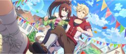 1boy 1girl 2others arm_around_shoulder bandaged_arm bandages belt black_belt black_choker black_shirt blonde_hair blue_sky brown_hair brown_pants building cape choker clenched_hand clenched_teeth cloud cloudy_sky collarbone confetti day dust_(konosuba) from_below game_cg green_cape green_eyes green_jacket hair_belt hair_between_eyes high_ponytail highres jacket kono_subarashii_sekai_ni_shukufuku_wo! konosuba!_fantastic_days lean_(konosuba) long_hair looking_ahead looking_at_another mole mole_under_eye multicolored_jacket multiple_others official_art outdoors pants pink_shirt ponytail raccoon_tail red_eyes red_jacket shirt short_hair side-by-side sidelocks sky sleeves_rolled_up striped_clothes striped_shirt sunlight sweatdrop tail teeth two-tone_jacket v-shaped_eyebrows white_jacket