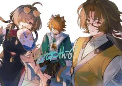 1girl 2boys ahoge black_shorts blonde_hair brown-framed_eyewear cat_boy china_dress chinese_clothes clothing_cutout dress eyewear_on_head green_jacket hair_over_one_eye hand_fan holding holding_fan jacket multiple_boys open_clothes open_jacket orange_hair red_eyes shirt shorts sitting smile suitchi_(gn4othi61) sweety_(zenless_zone_zero) tinted_eyewear tuanshan underboob_cutout upper_body white_shirt ye_shiyuan yellow-tinted_eyewear zenless_zone_zero
