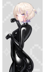 1girl absurdres ass black_bodysuit blonde_hair bodysuit breasts highres hololive latex latex_bodysuit looking_at_viewer maguro27 multicolored_hair paw_pose purple_eyes purple_hair shiny_clothes skin_tight small_breasts smile solo todoroki_hajime two-tone_hair virtual_youtuber