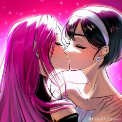 2girls alien_stage black_hair chinese_commentary closed_eyes commentary earrings hairband highres jewelry kiss mizi_(alien_stage) multiple_girls pearl_earrings pink_background pink_hair short_hair sua_(alien_stage) watermark weibo_7785509564 weibo_username weibo_watermark white_hairband yuri