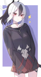 1girl black_hair black_hoodie black_horns blue_archive blush border closed_mouth commentary_request demon_horns drop_shadow ear_piercing hair_between_eyes halo highres hood hoodie horns kayoko_(blue_archive) long_sleeves looking_at_viewer multicolored_hair outside_border piercing plaid_clothes plaid_skirt pleated_skirt purple_background red_eyes red_skirt sidelocks skirt sleeves_past_fingers sleeves_past_wrists smile solo sparkle standing two-tone_hair white_border white_hair yoto_4102